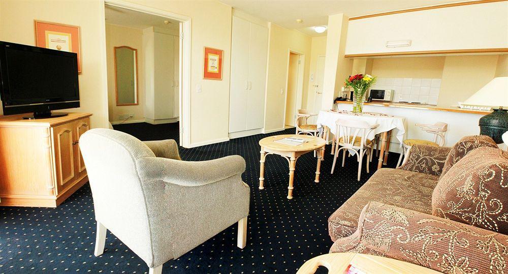 Dolphin Beach Hotel Self Catering Apartments Bloubergstrand Exteriör bild