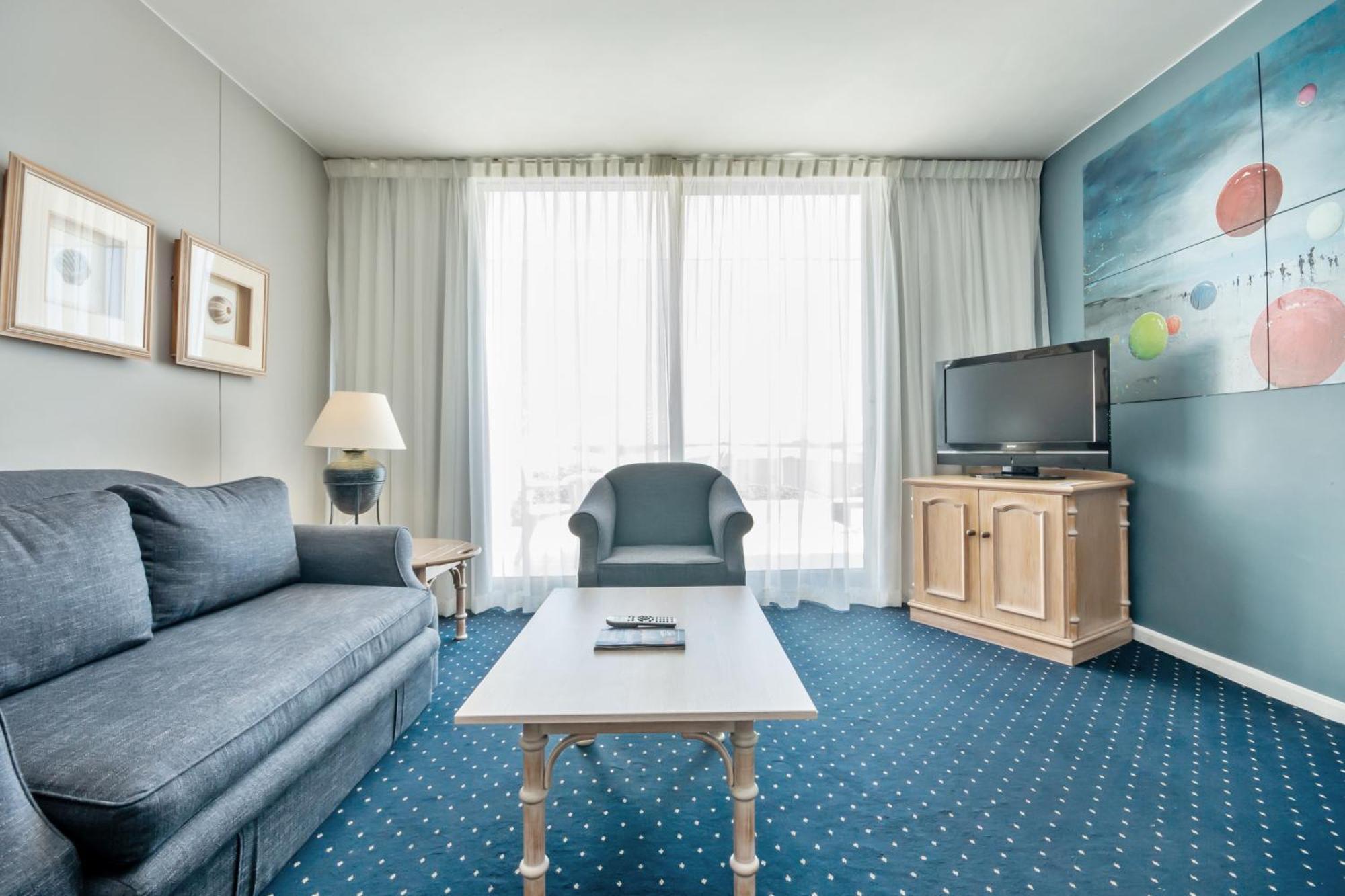 Dolphin Beach Hotel Self Catering Apartments Bloubergstrand Exteriör bild