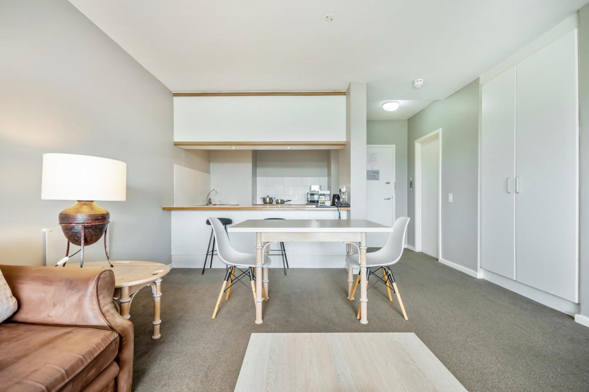 Dolphin Beach Hotel Self Catering Apartments Bloubergstrand Exteriör bild
