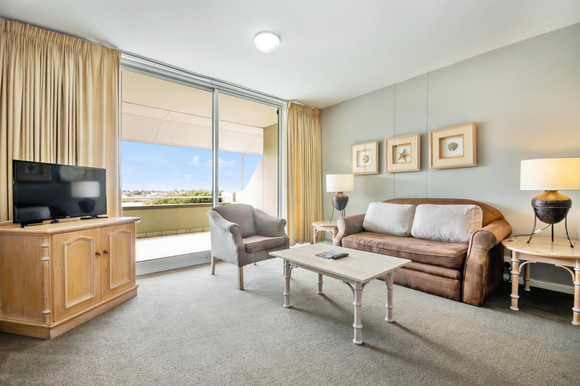 Dolphin Beach Hotel Self Catering Apartments Bloubergstrand Exteriör bild