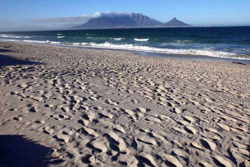 Dolphin Beach Hotel Self Catering Apartments Bloubergstrand Exteriör bild